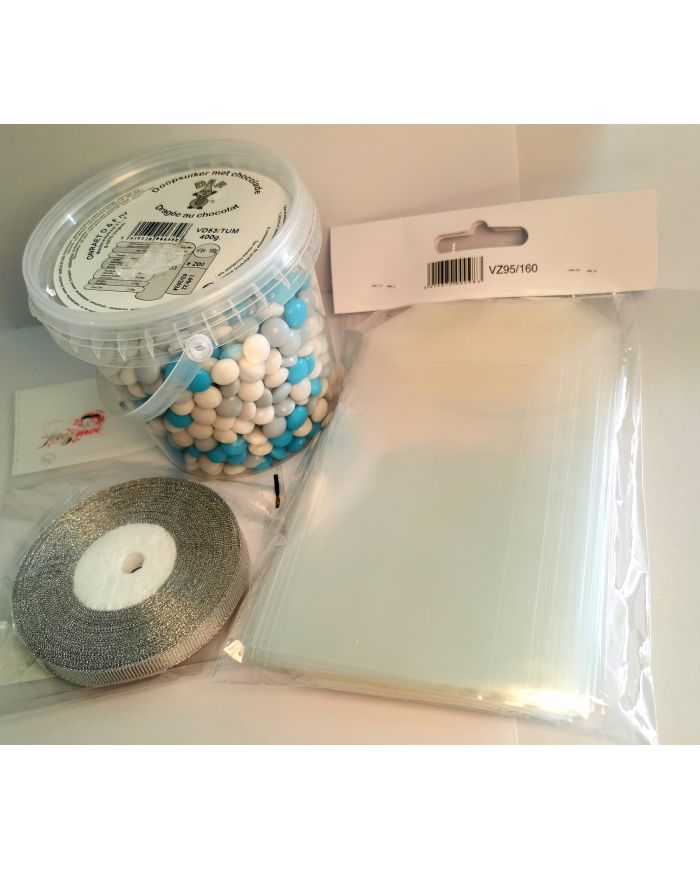 kit 50 sachets à bonbons,ruban argent et pastilles mixte bleu chocolat kit 50 sachets à bonbons,ruban argent et pastilles mixte bleu chocolat